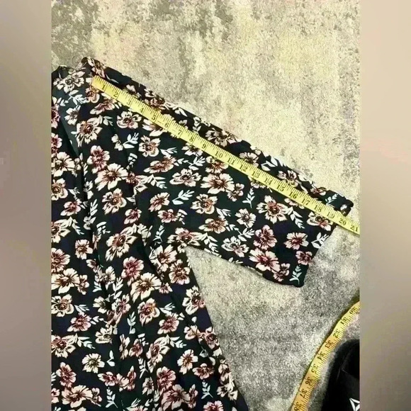 Women’s Katia Throw Over - Picture 9 of 9